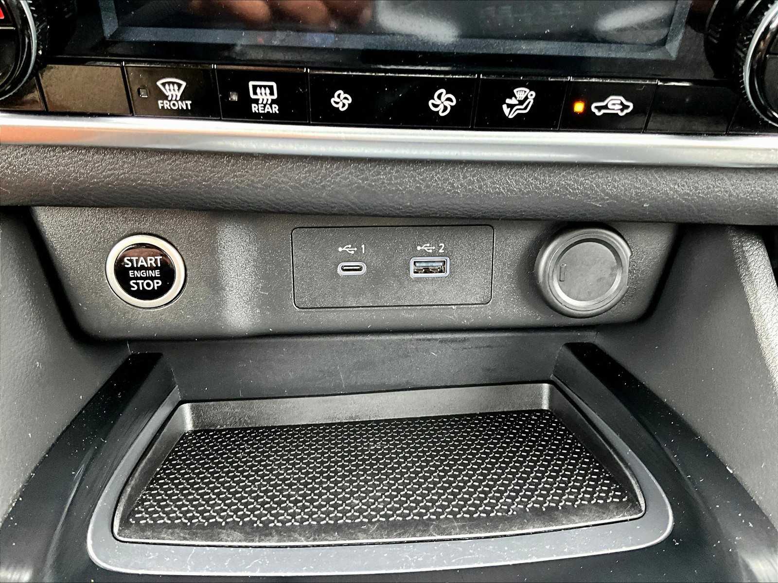 2022 Nissan Rogue SV photo 24