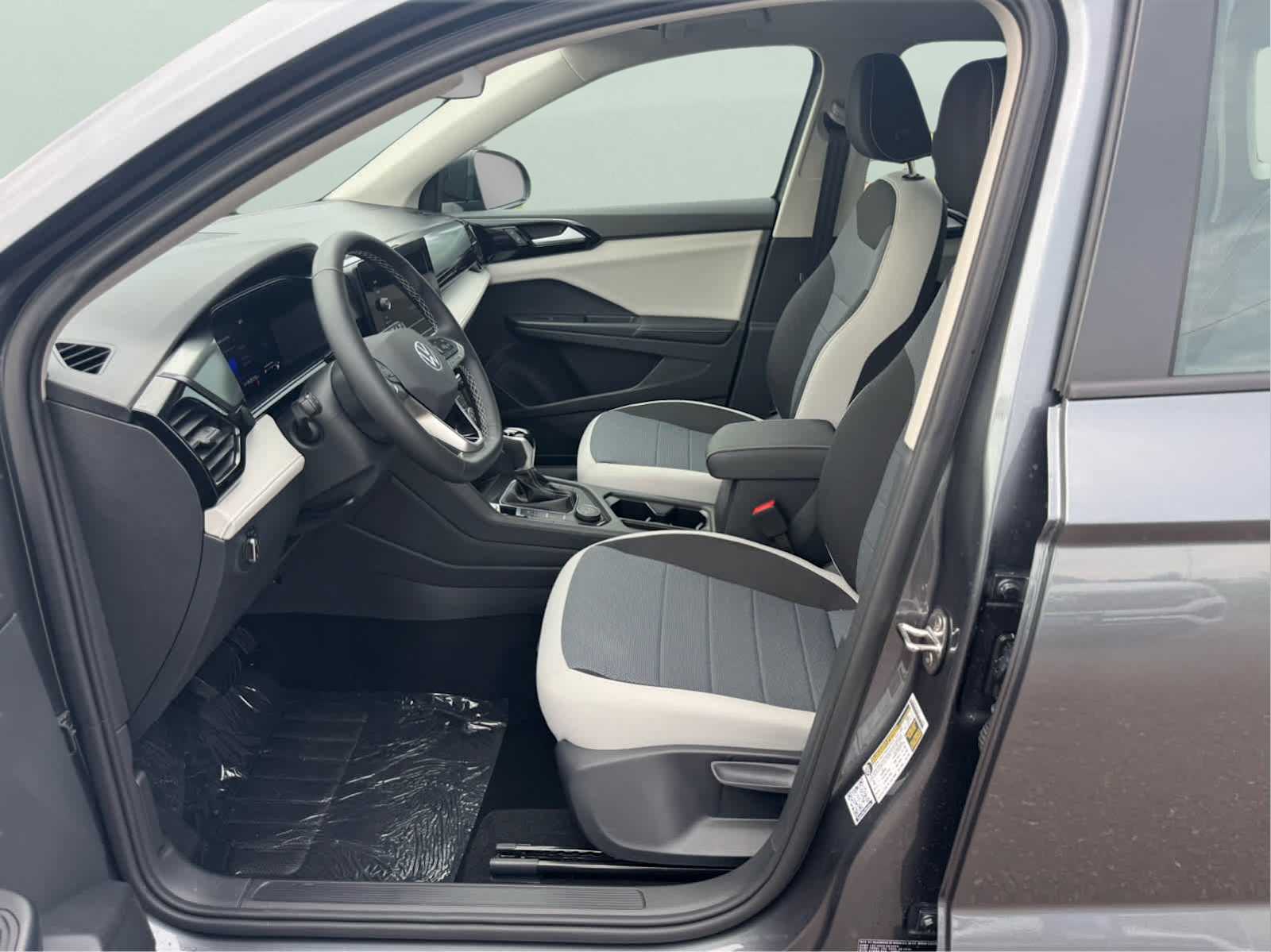 2025 Volkswagen Taos S photo 8
