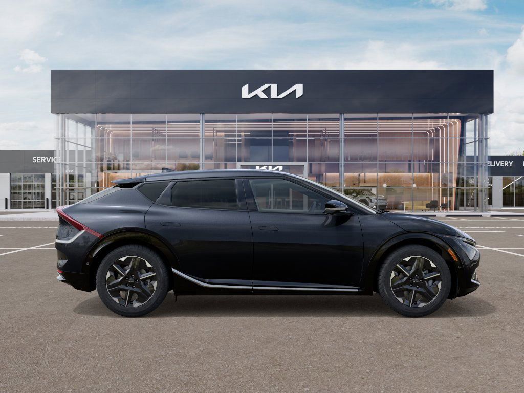 2025 Kia EV6 Wind photo 6