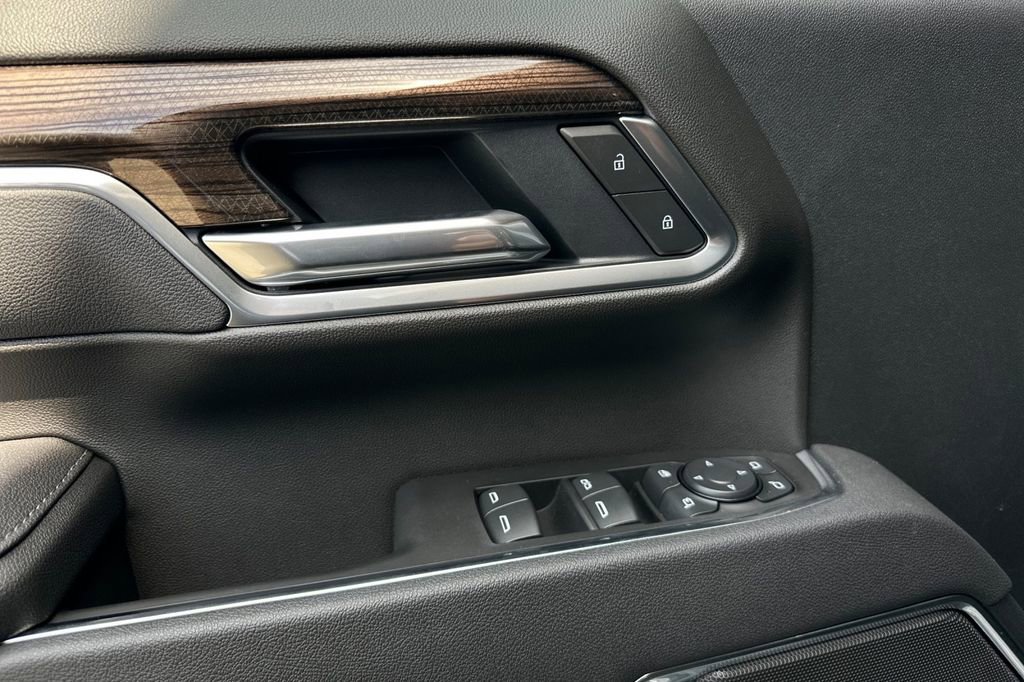2025 Chevrolet Silverado 2500HD LT photo 10