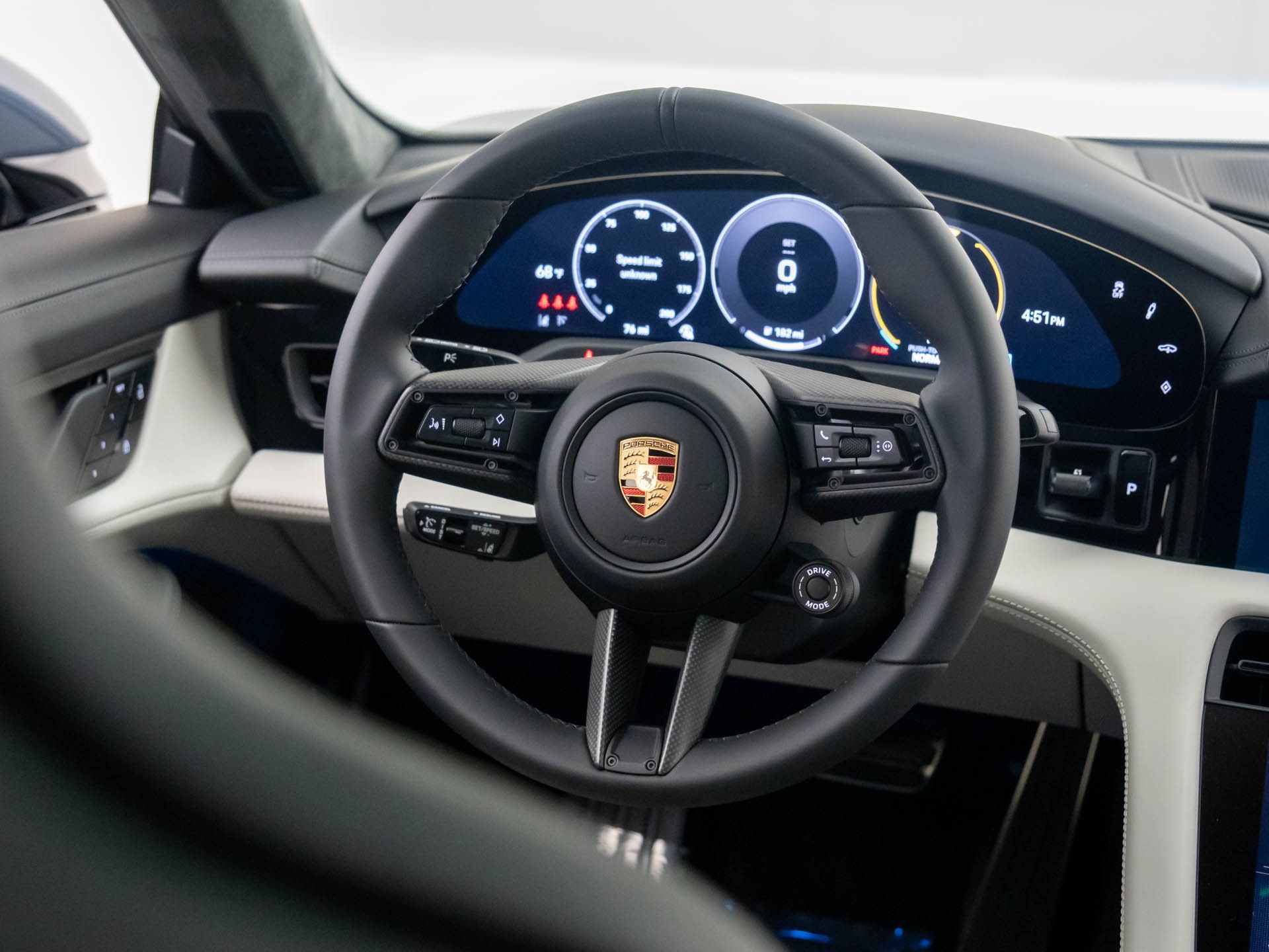 2025 Porsche Taycan GTS photo 12