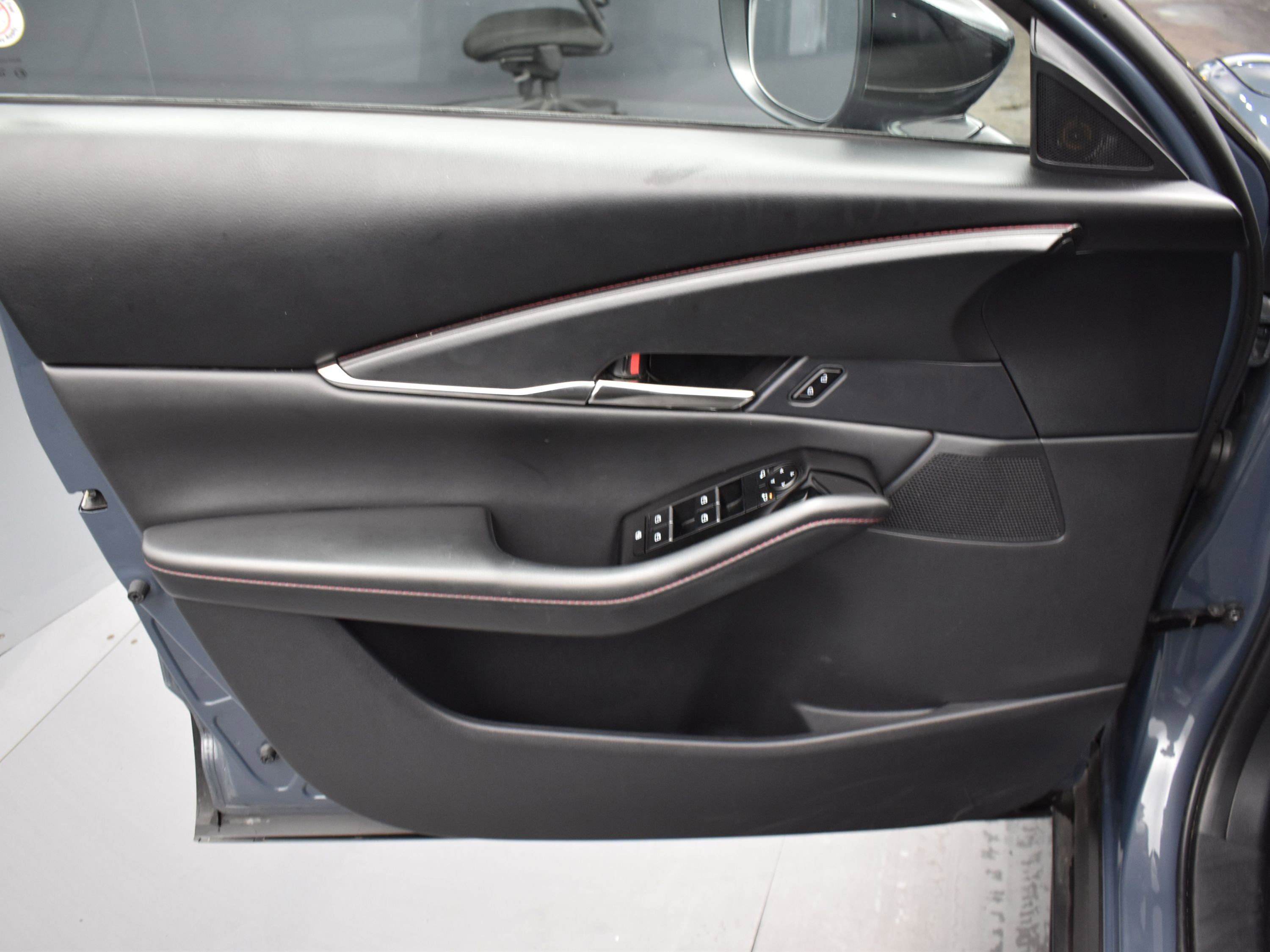 2024 Mazda CX-30 2.5 S Carbon photo 10