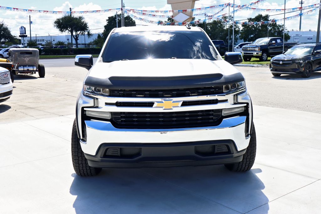 2020 Chevrolet Silverado 1500 LT photo 2