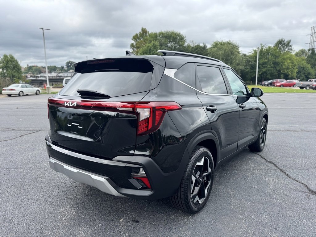 2024 Kia Seltos EX photo 7