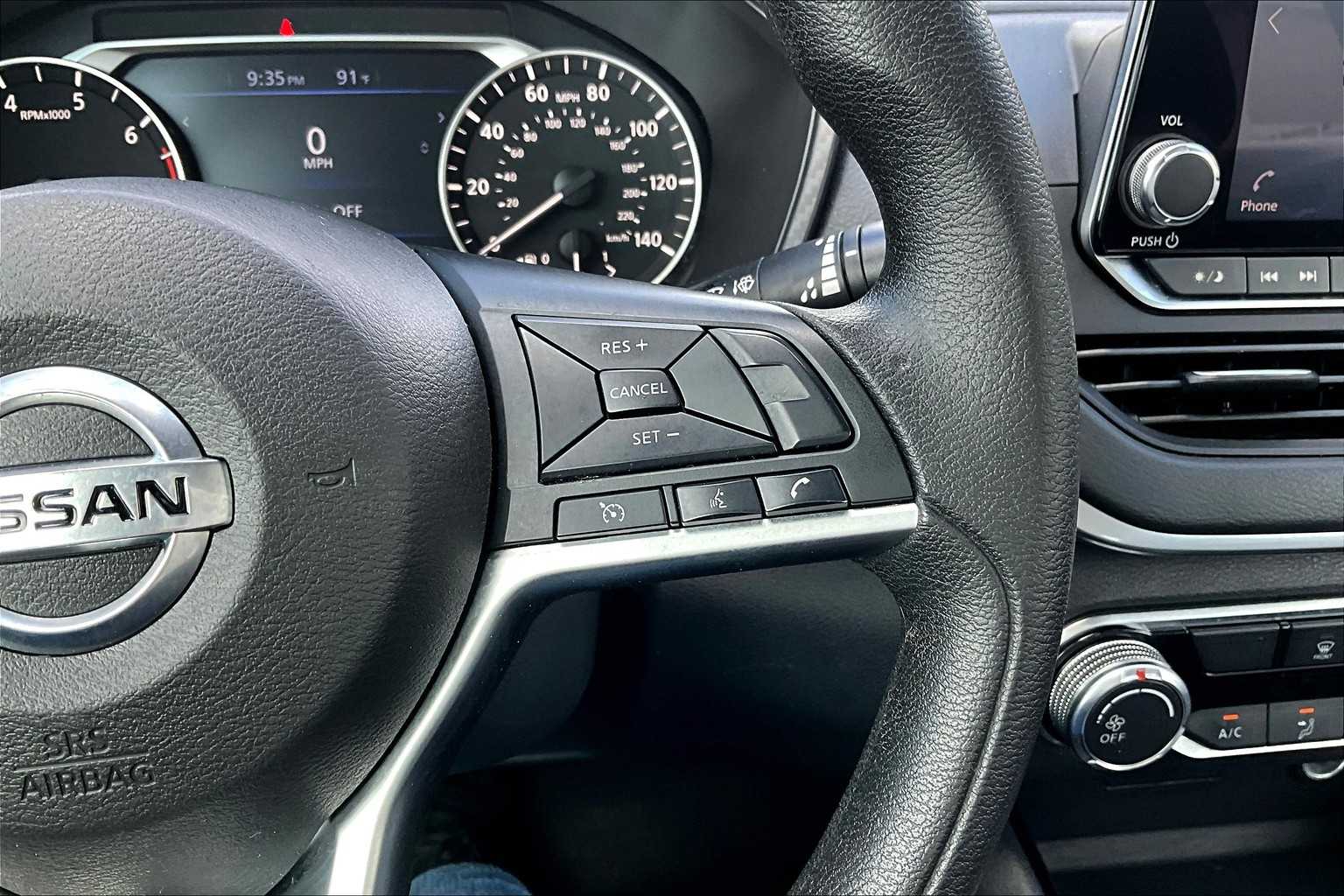 2022 Nissan Altima 2.5 SV photo 23