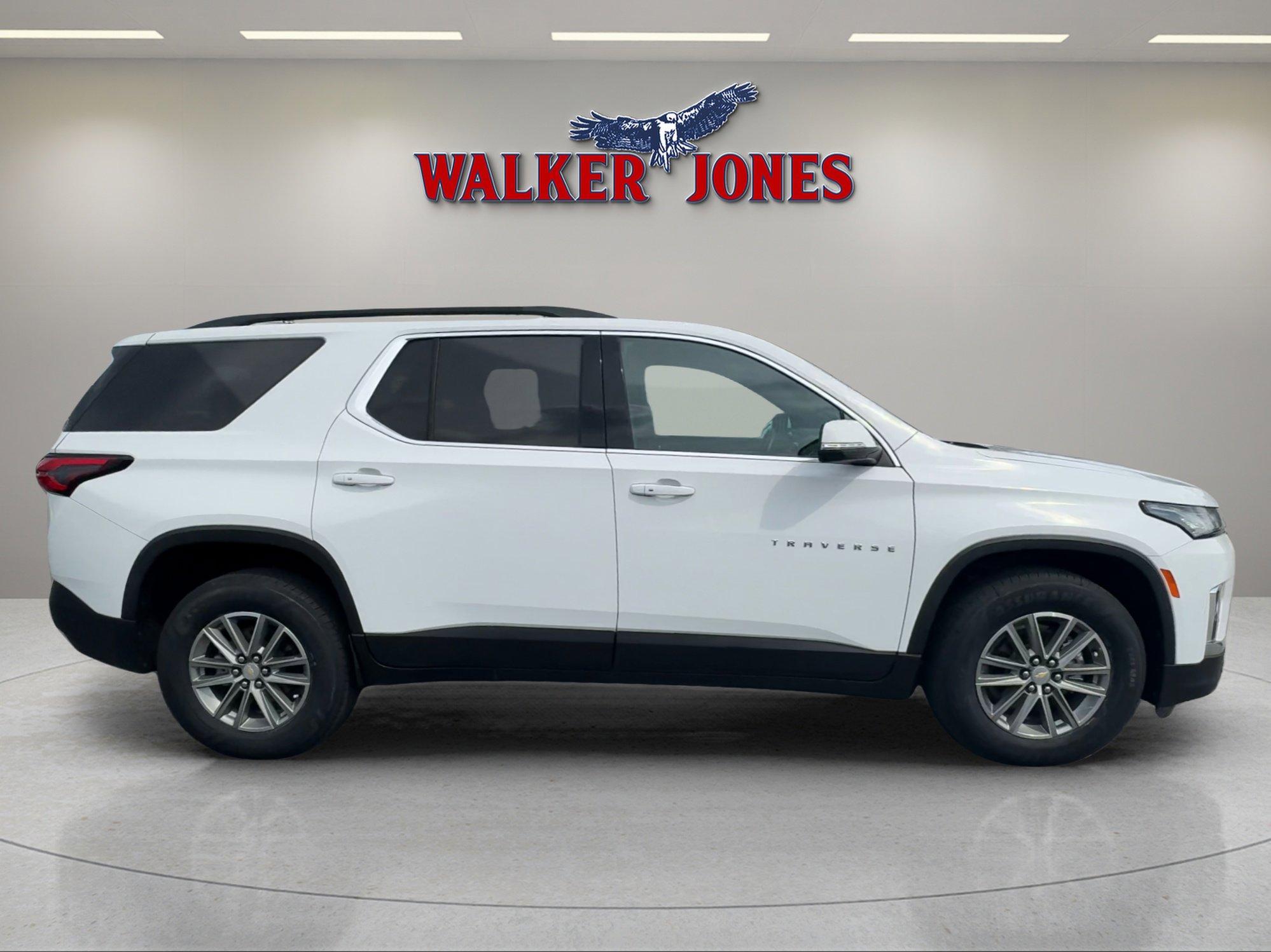 2023 Chevrolet Traverse Cloth photo 2