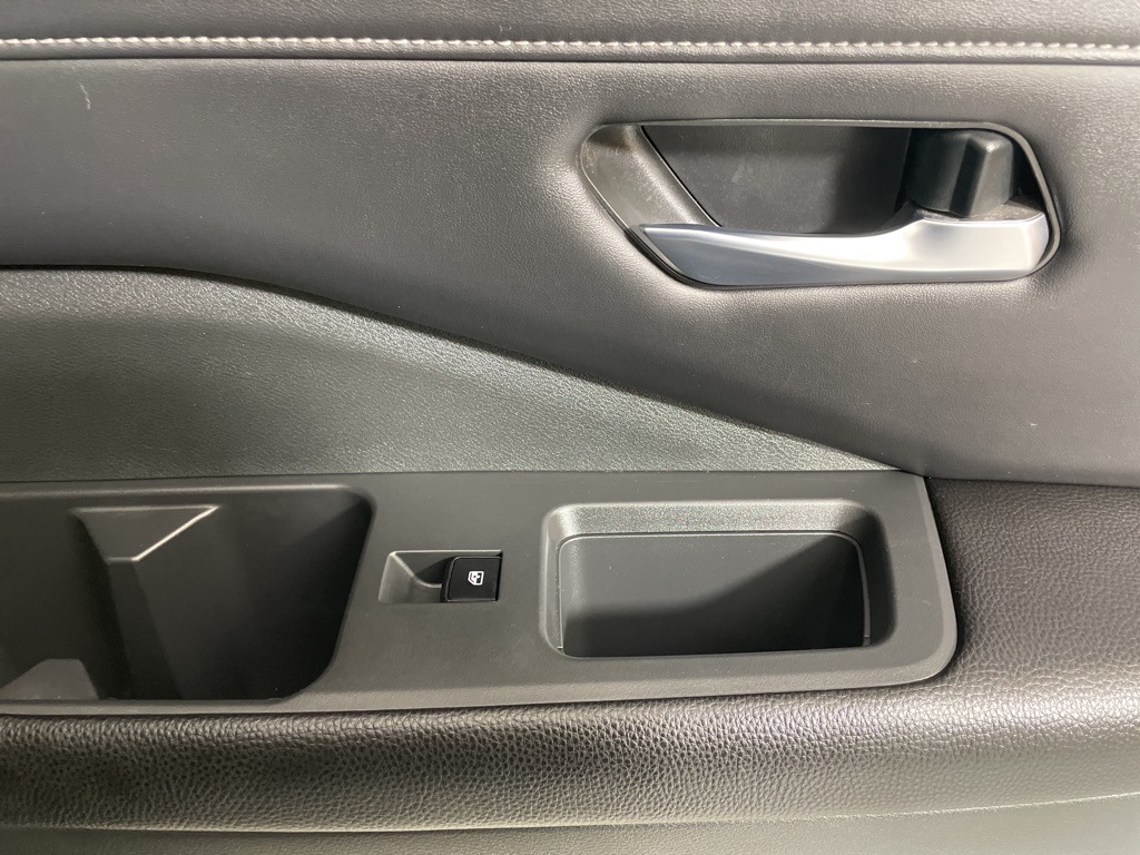 2022 Nissan Pathfinder SL photo 11