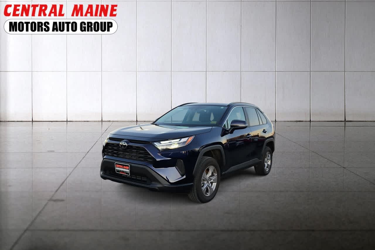 2025 Toyota RAV4 XLE's photo