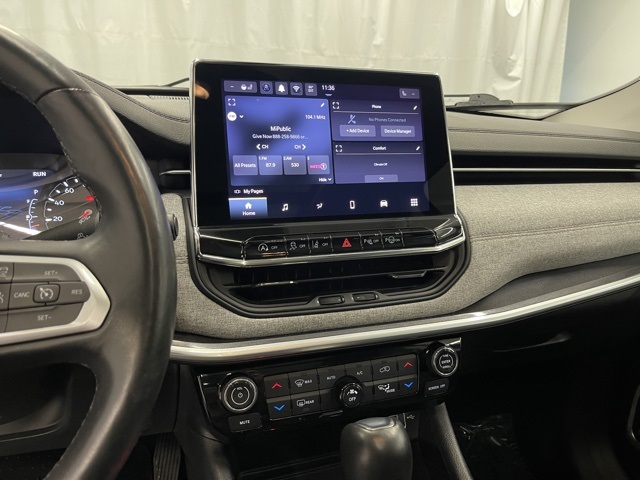 2022 Jeep Compass Latitude Lux photo 13