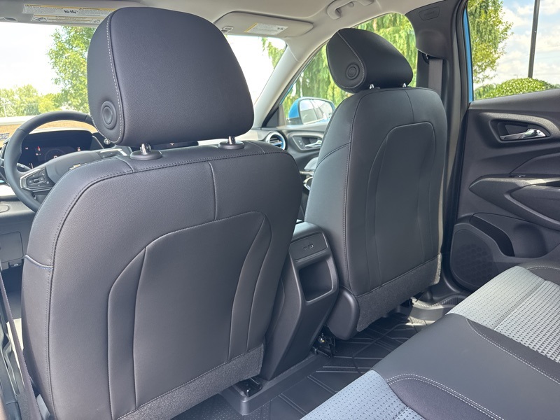 2025 Chevrolet Trax LT photo 27