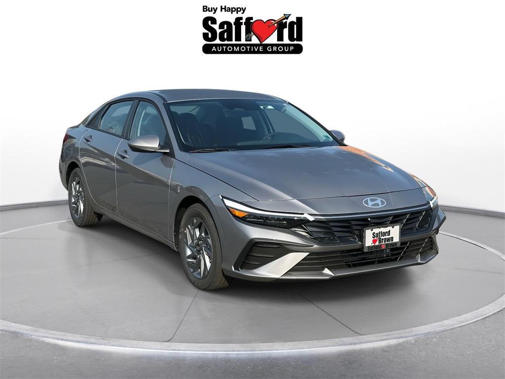 2025 Hyundai Elantra Blue's photo