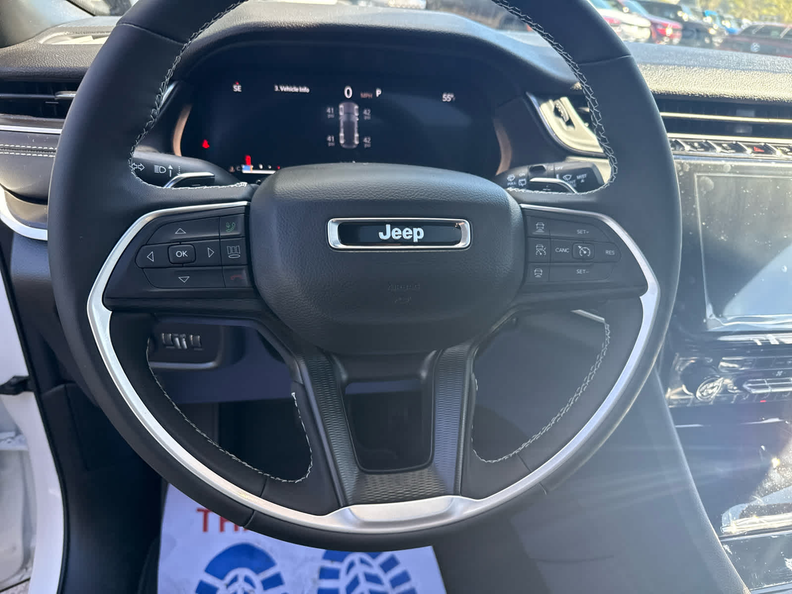 2025 Jeep Grand Cherokee Altitude photo 11