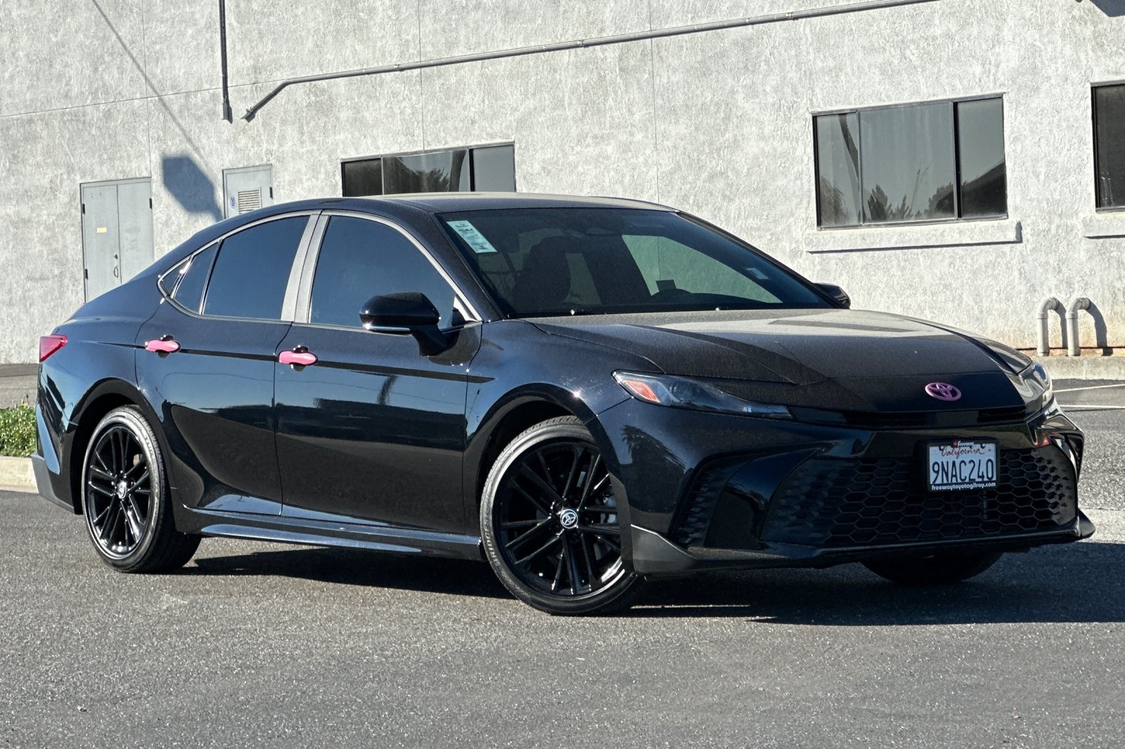 2025 Toyota Camry SE photo 2