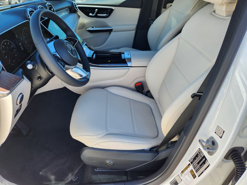 2026 Mercedes Benz GLC 300 4MATIC photo 11