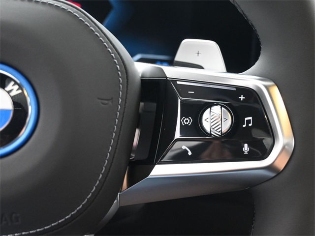 2025 Bmw 750e 750e xDrive photo 2