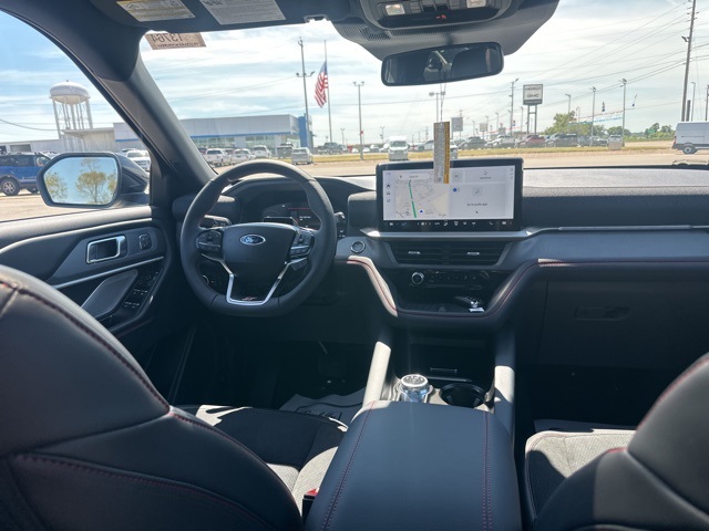 2025 Ford Explorer ST photo 9