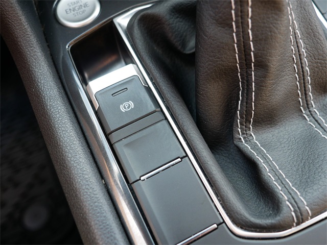 2023 Volkswagen Tiguan SE R-Line Black photo 32