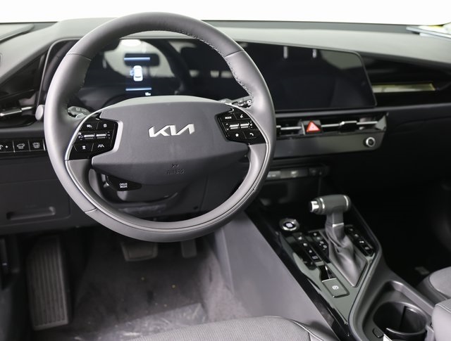 2025 Kia Niro SX photo 11