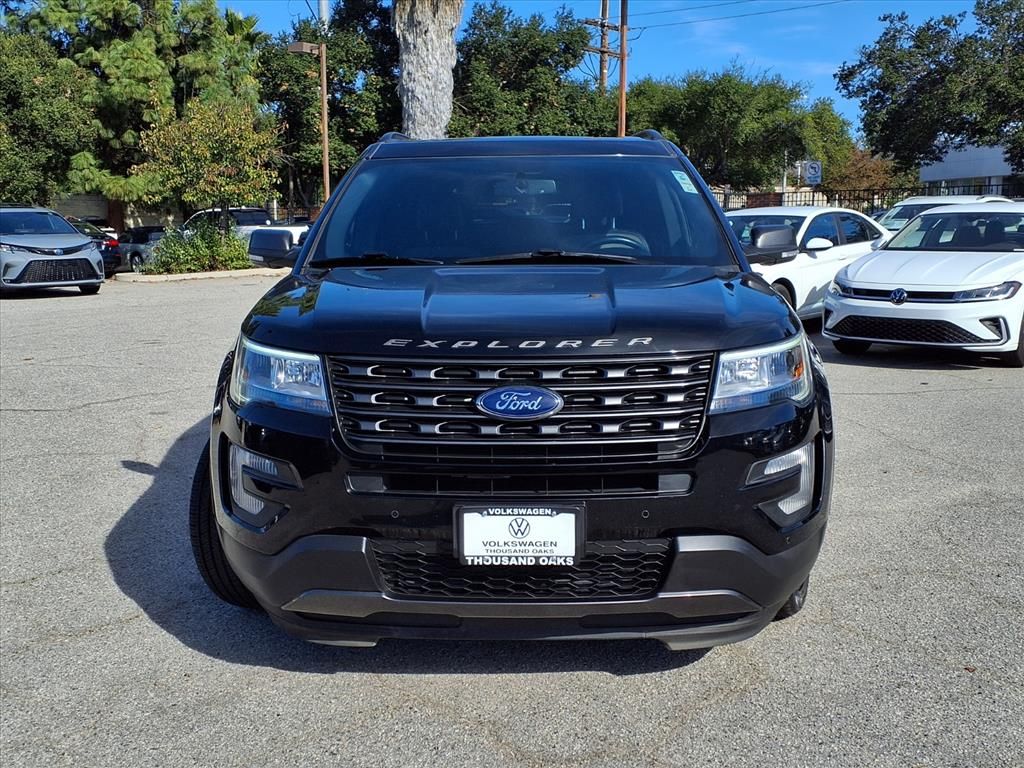 2017 Ford Explorer XLT photo 2