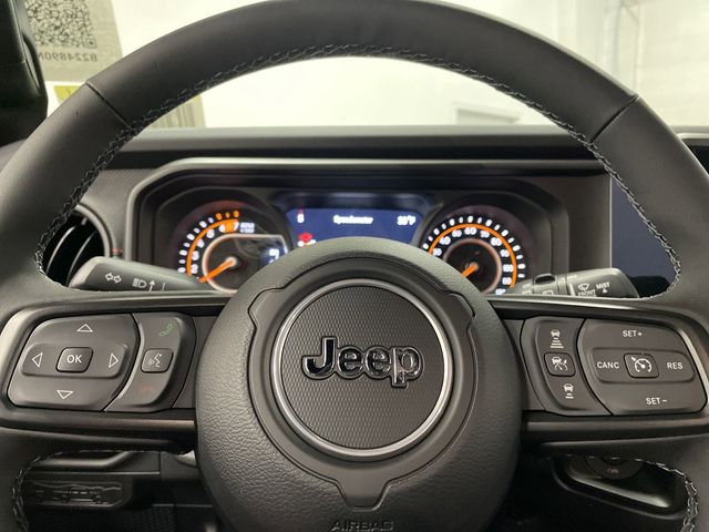 2025 Jeep Wrangler Rubicon photo 12