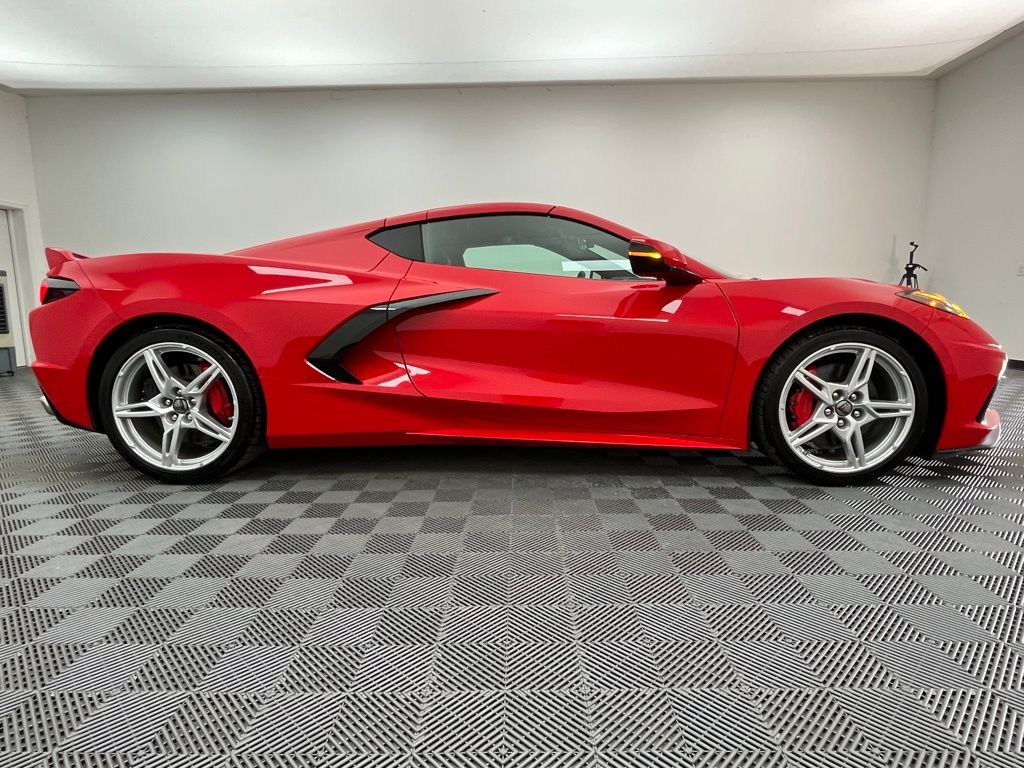 2020 Chevrolet Corvette Stingray 2LT photo 11