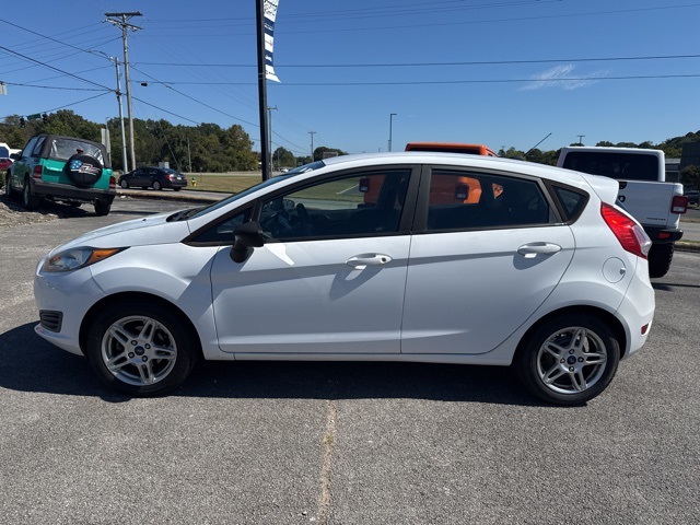 2017 Ford Fiesta SE photo 2