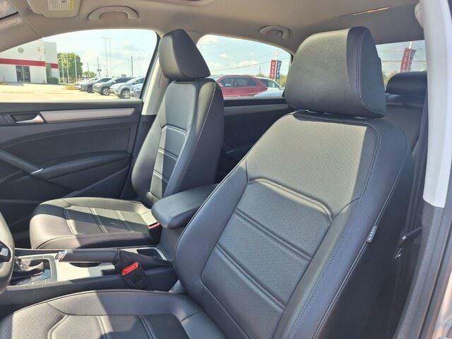 2021 Volkswagen Passat 2.0T SE photo 11