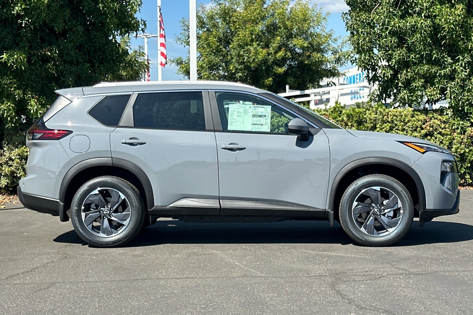 2026 Nissan Rogue SV photo 3