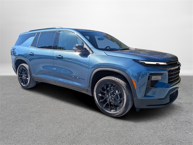 2026 Chevrolet Traverse photo 2