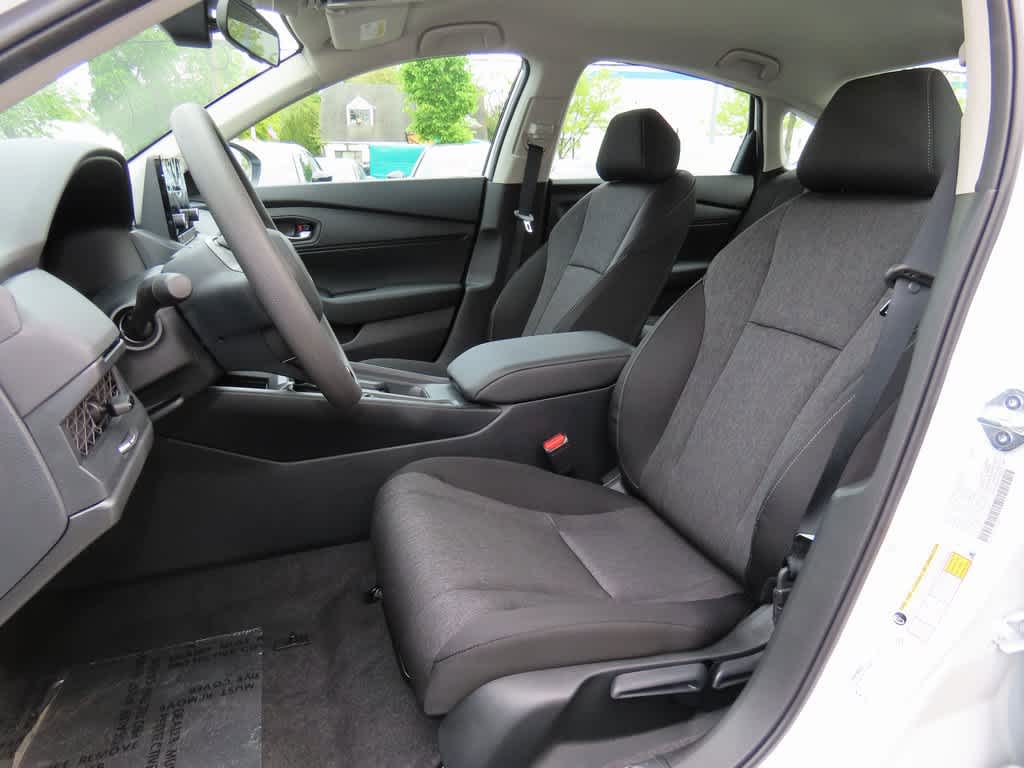 2025 Honda Accord LX photo 9