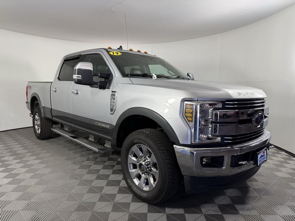 2019 Ford F-250 Lariat photo 2