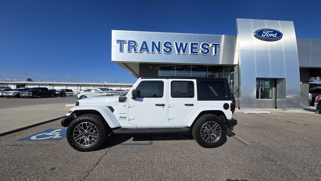 2023 Jeep Wrangler Sahara 4xe photo 2