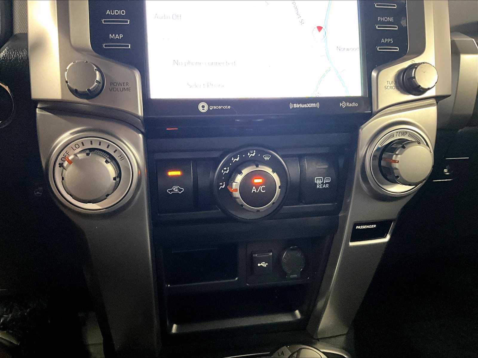 2024 Toyota 4Runner SR5 Premium photo 24