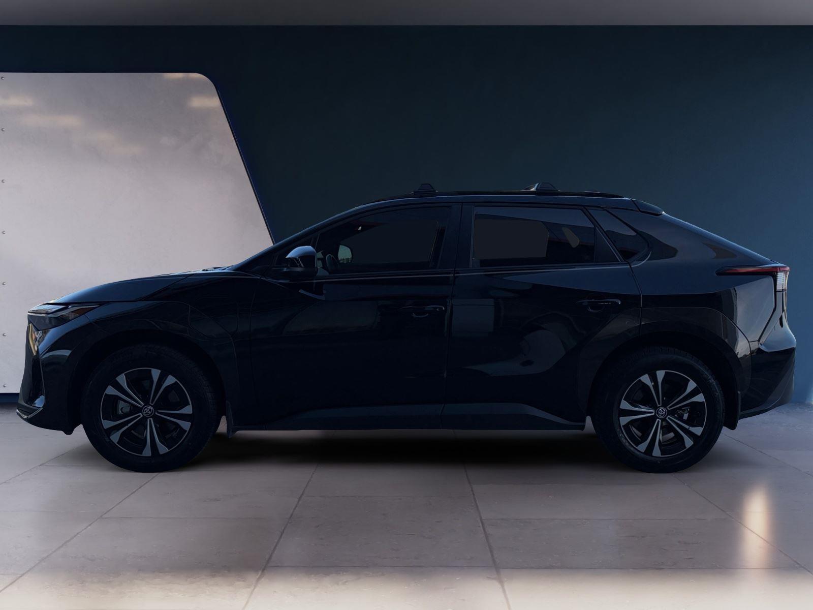 Used 2024 Toyota bZ4X XLE with VIN JTMAAAAA1RA032378 for sale in Laredo, TX