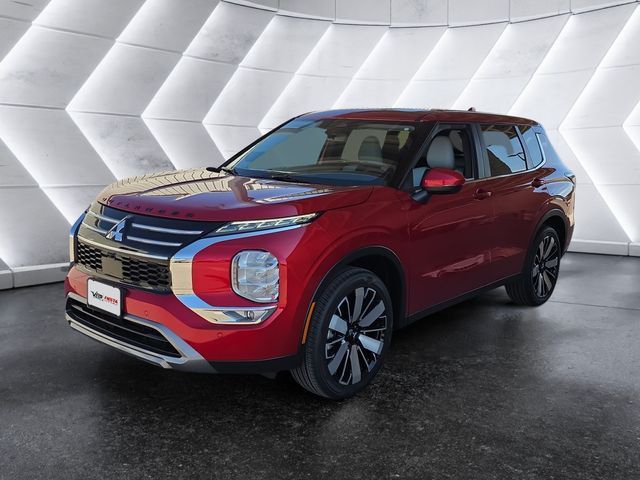 2025 Mitsubishi Outlander SE photo 3