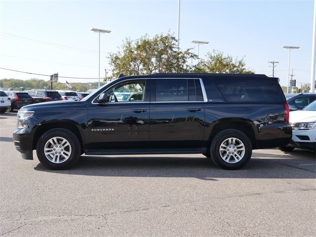 2020 Chevrolet Suburban LT photo 4