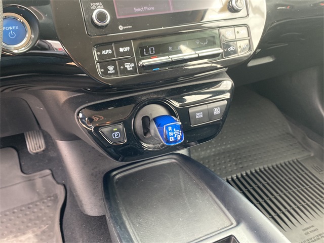 2022 Toyota Prius L photo 26