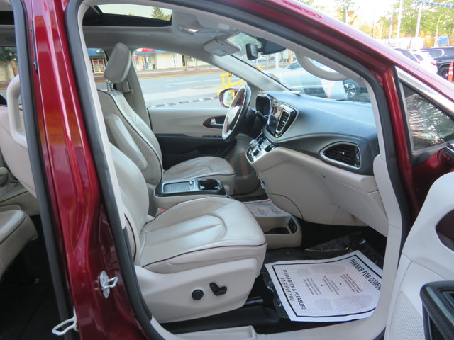 2020 Chrysler Pacifica Limited photo 12