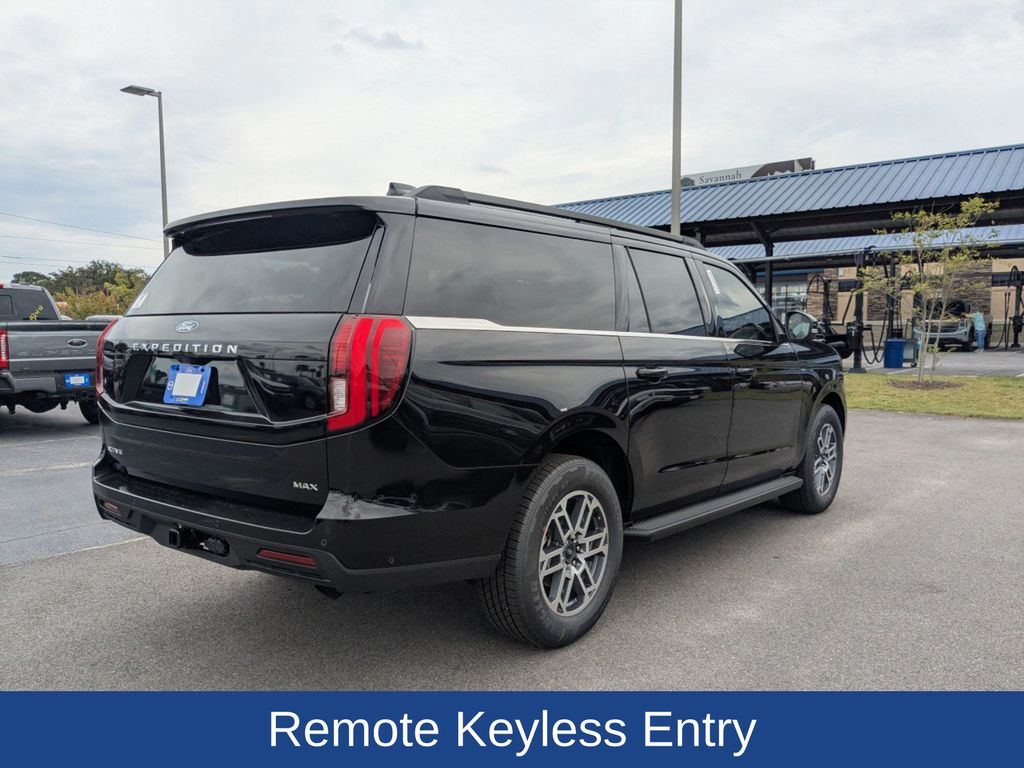 2025 Ford Expedition MAX photo 4