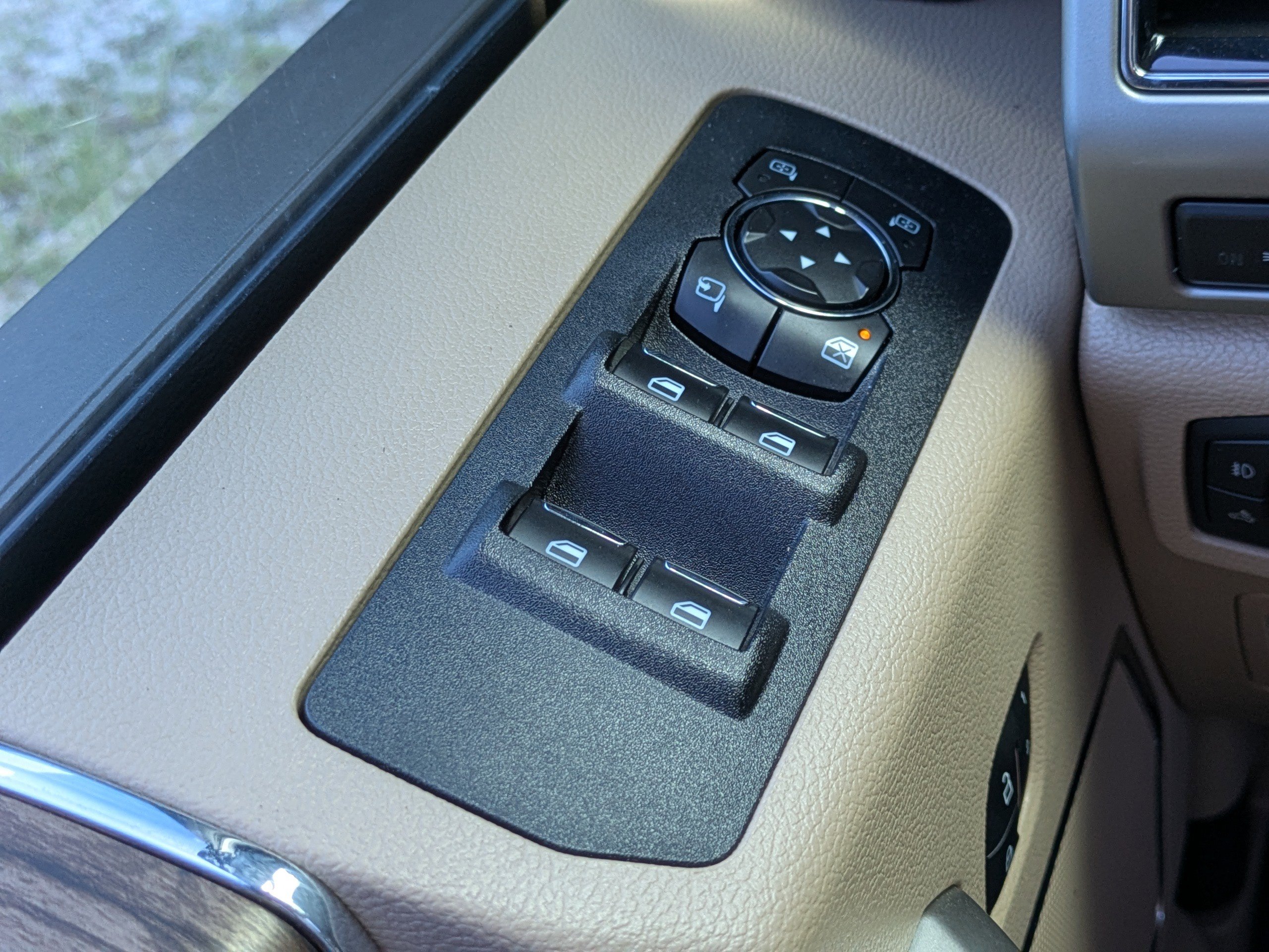 2019 Ford F-150 Lariat photo 17