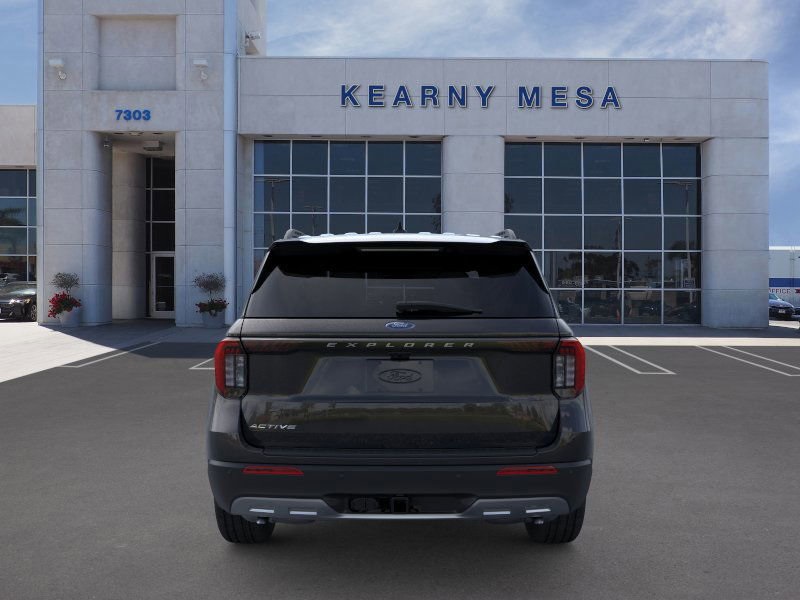 2025 Ford Explorer photo 4