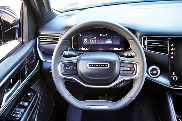 Used 2023 Black Jeep Base image 19