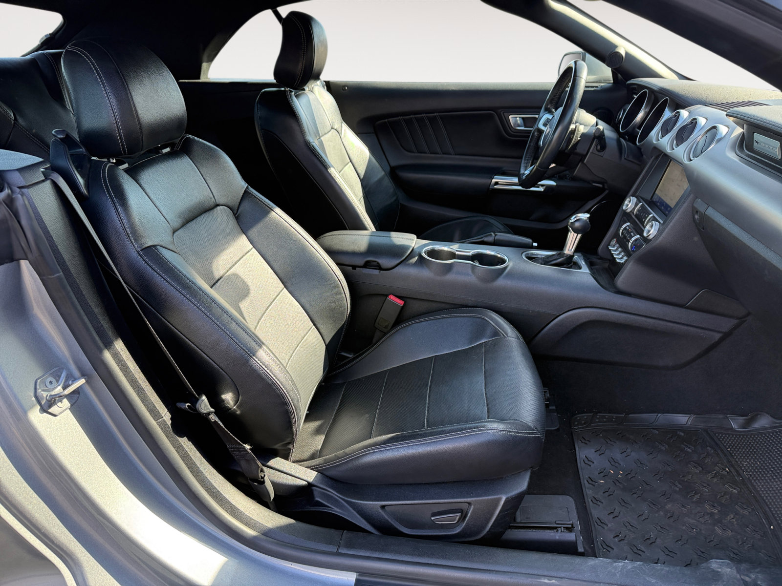 2022 Ford Mustang GT Premium photo 19