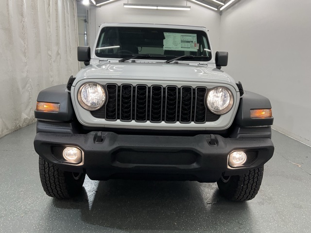 2026 Jeep Wrangler Sport photo 3