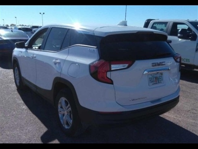 2024 Gmc Terrain SLE photo 3