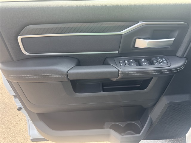 2025 Ram 2500 Big Horn photo 16