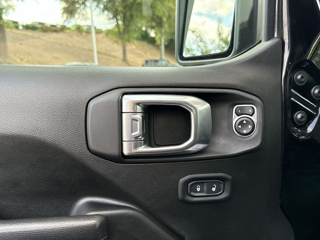2022 Jeep Gladiator Sport photo 13