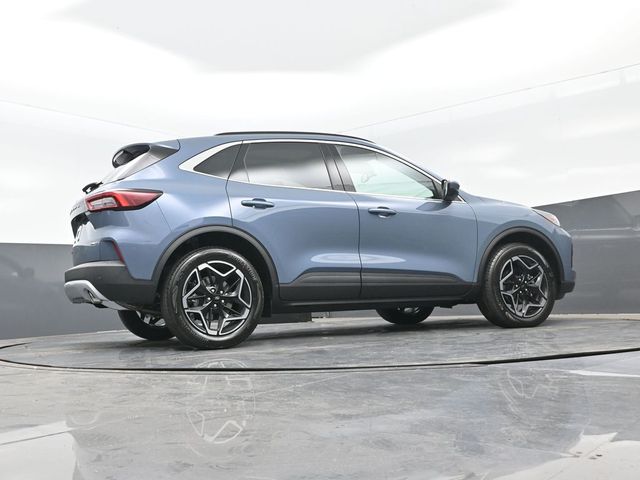 2026 Ford Escape Platinum photo 30