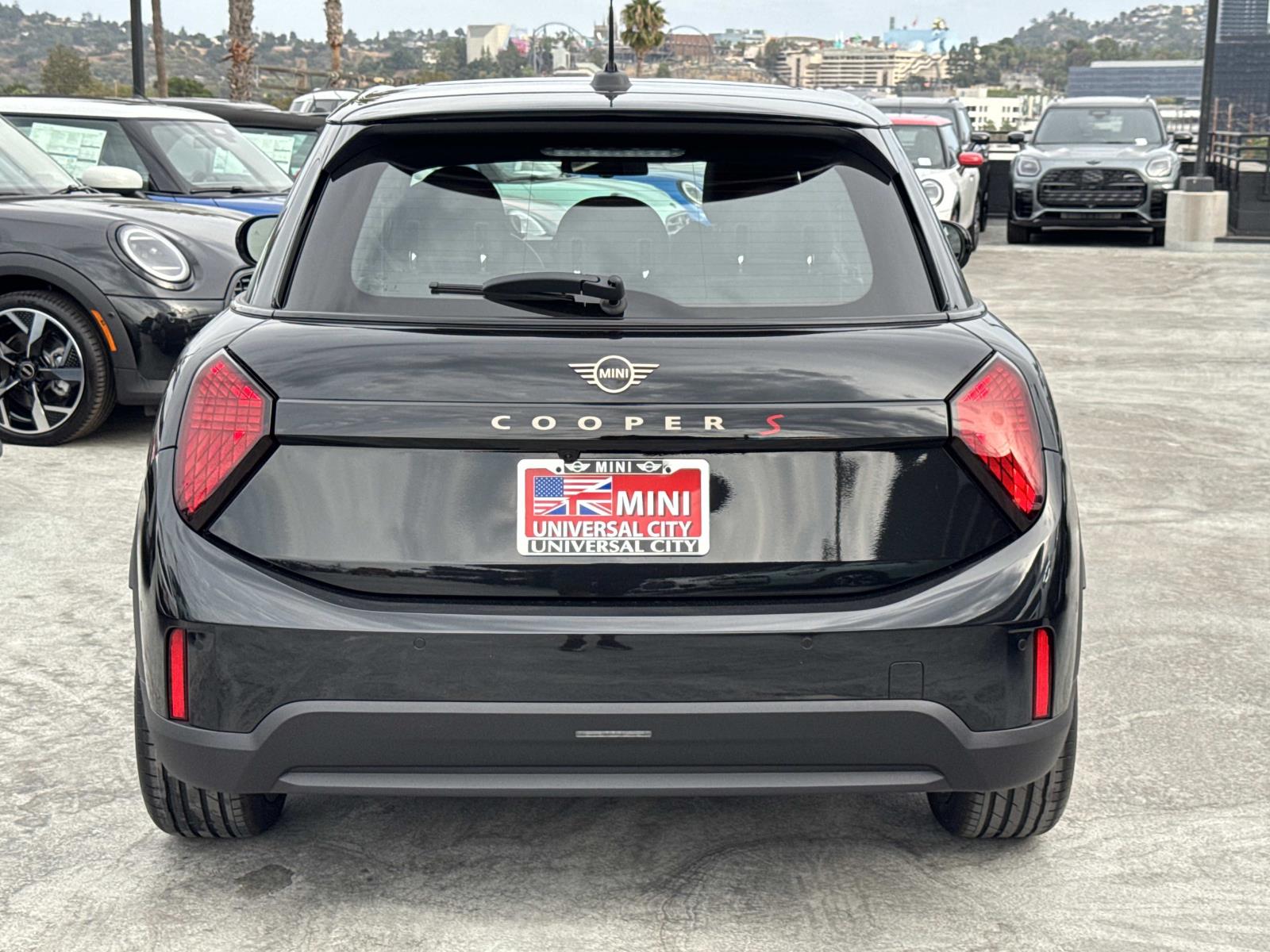 2026 Mini Cooper 4 Door Hardtop Signature photo 4