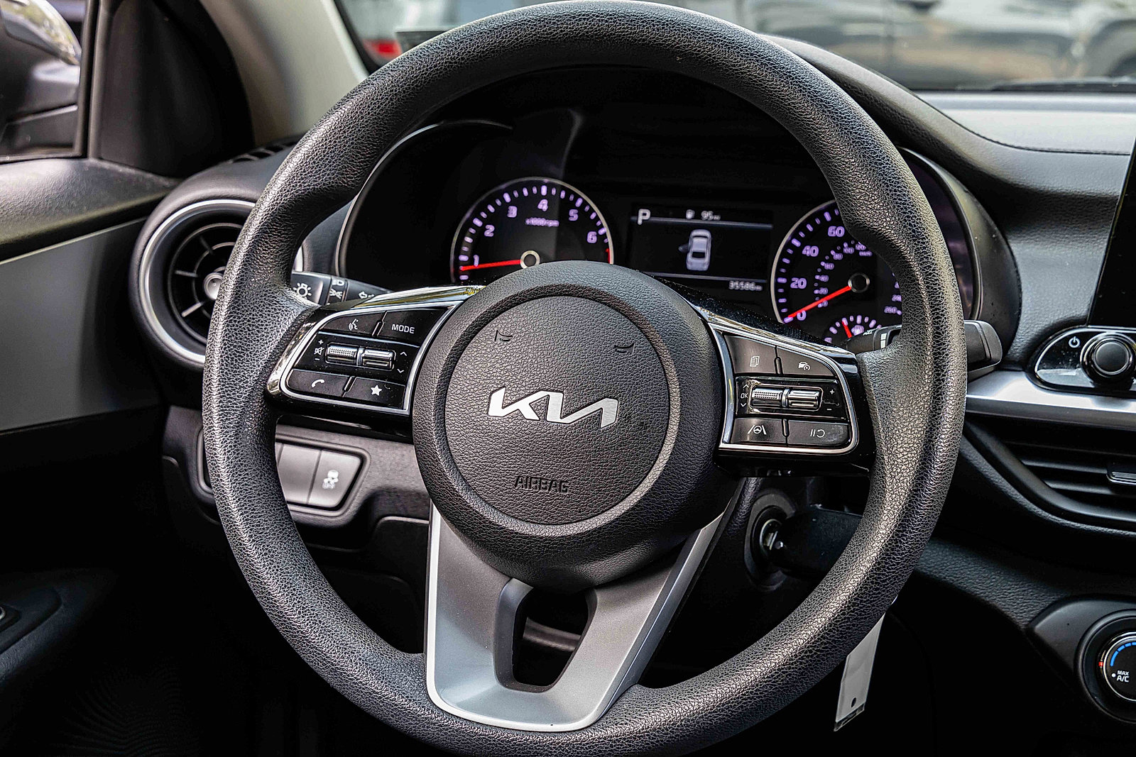 2023 Kia Forte LXS photo 9